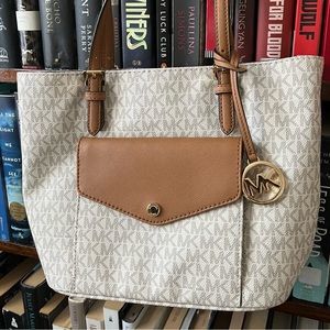 Michael Kors Jet Set Medium Logo Pocket Tote Bag